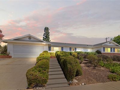 2306 La Sierra Way