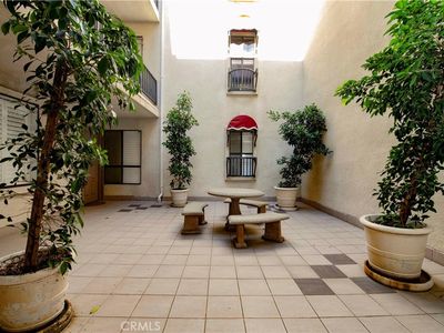 5236 Yarmouth Ave Unit 113