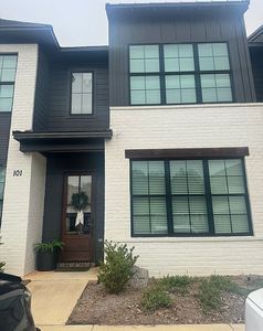 30 Lynn Ln #101