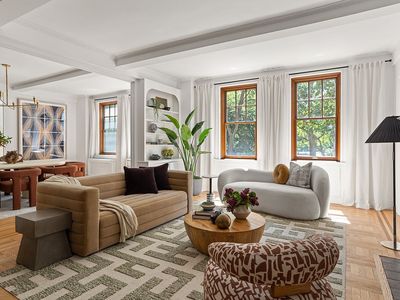 32 Washington Sq W APT 3E