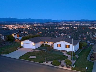 7612 N Panorama Dr