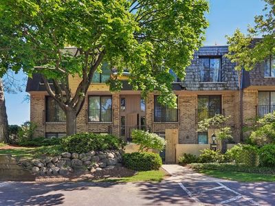 Property at 1712 Northfield Sq Unit F, Winnetka, IL