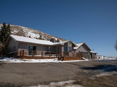 608 Cliff Dr