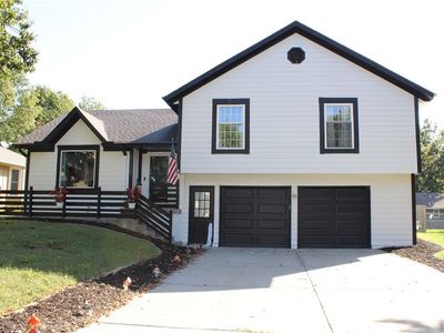 1117 NE Ridgeview Dr