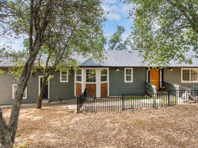 12711 Cresthaven Dr