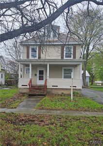 Property at 102 Mechanic St, Canastota, NY