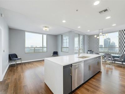 300 Bowie St APT 2301