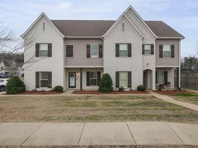 100 Robbins Cir