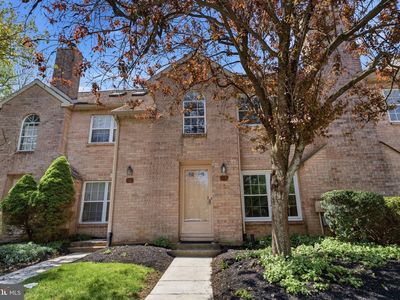 Property at 13 Rampart Dr, Wayne, PA