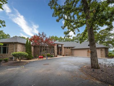 855 Paris Rd