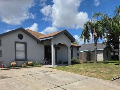 811 W Falcon Ave