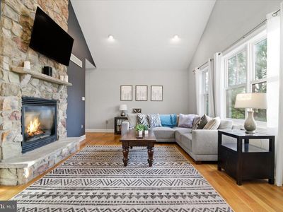 6 Fieldstone Ct