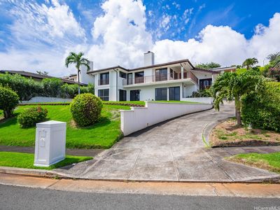 830 Ikena Cir