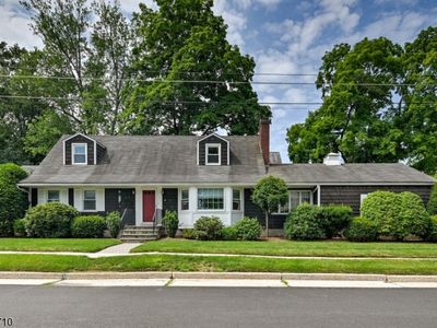 10 Thompson St