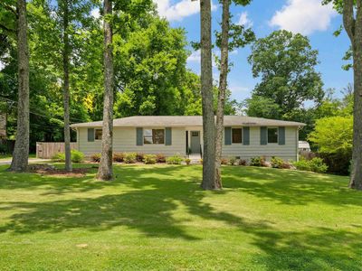 2121 White Way