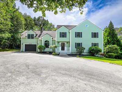 27 Brittany Ln