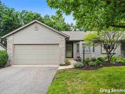 2579 Falcon Pointe Dr NW