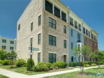 390 Armitage Walk APT B