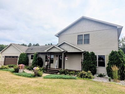 1929 Lakes Edge Ln