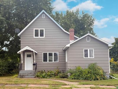 621 18th Ave W