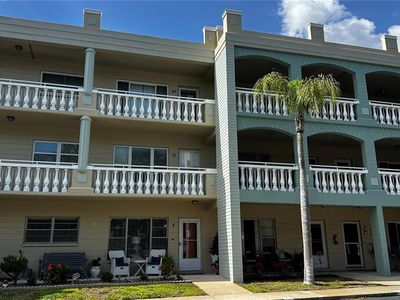 2330 Ecuadorian Way APT 32