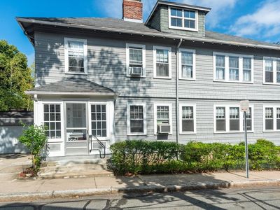 9 Goodman Rd
