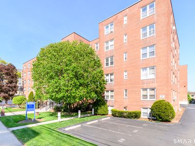 39 Glenbrook Road #1P