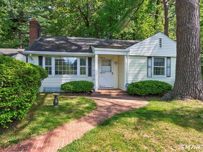 44 Lawrence Avenue
