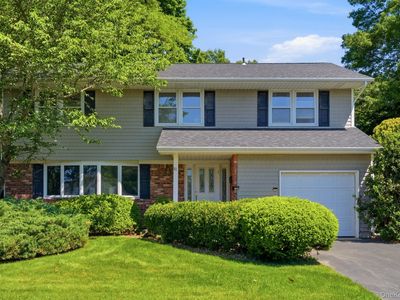 61 Hofstra Drive