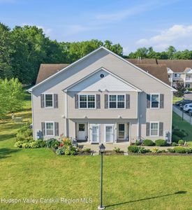 402 Commons Lane
