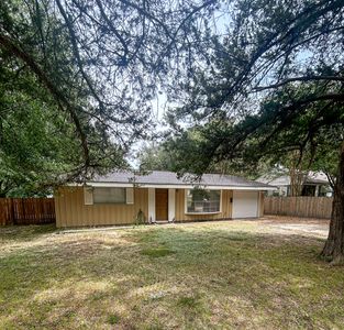 909 Dennis Ave