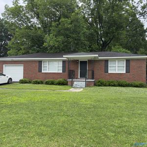 1806 Stevens Dr NE