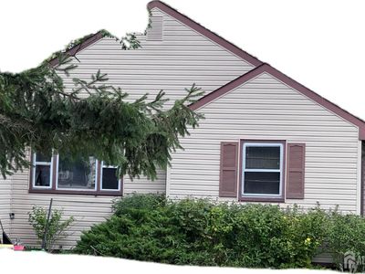16 Laurence Pkwy