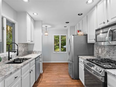 18 Horsepasture River Court