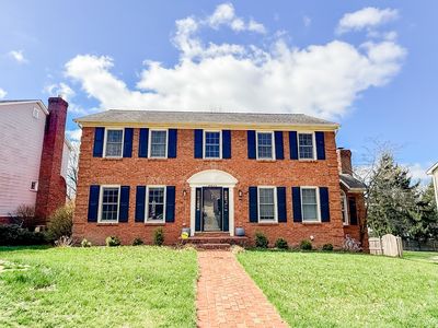 4613 Saron Dr