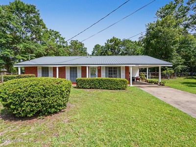 414 Pine Ct