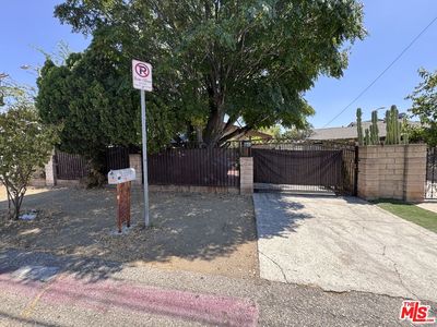 10585 Amboy Ave