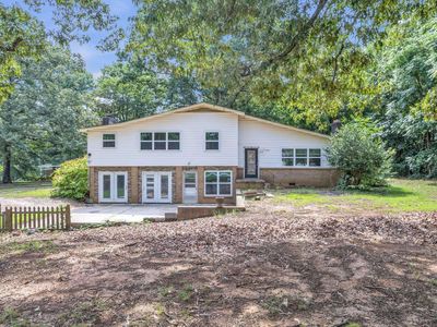 Property at 1201 Lakeview Cir, Greer, SC