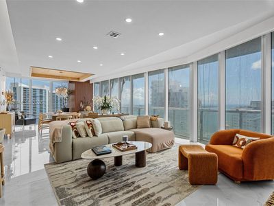 465 Brickell Ave APT 3301