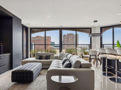 1201 Yale Pl APT 1110
