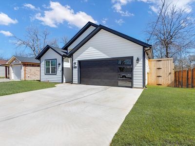 1323 S Montgomery St