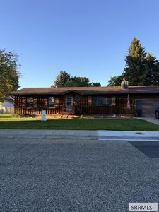 1565 Parkwood Cir
