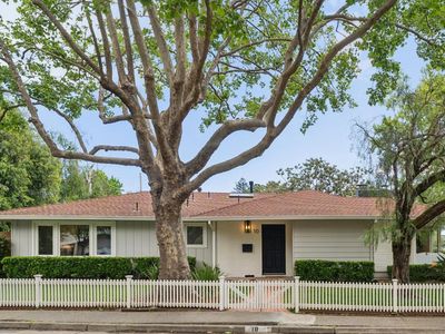 10 Eliseo Drive