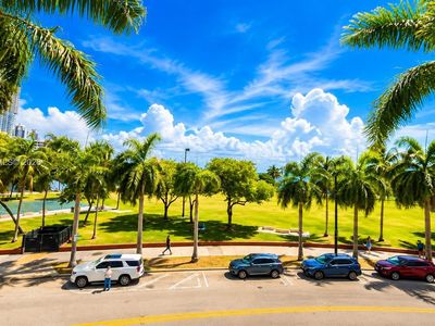 1900 N Bayshore Dr APT 504