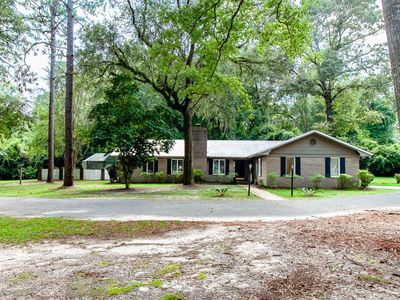 1712 Twin Lakes Dr