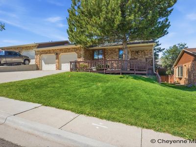 5324 Akes Dr