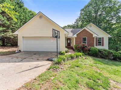 Property at 413 Rolling Meadows Dr, Cleveland, GA