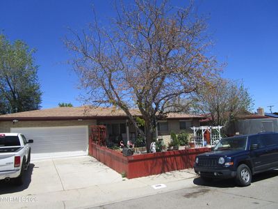 908 Ivy St