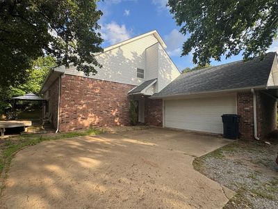 3001 Harriet St