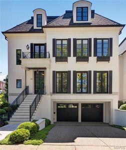 136 N Brentwood Blvd